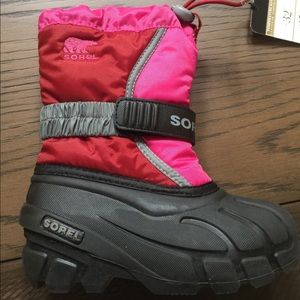 New Girl’s Sorel Flurry Boots